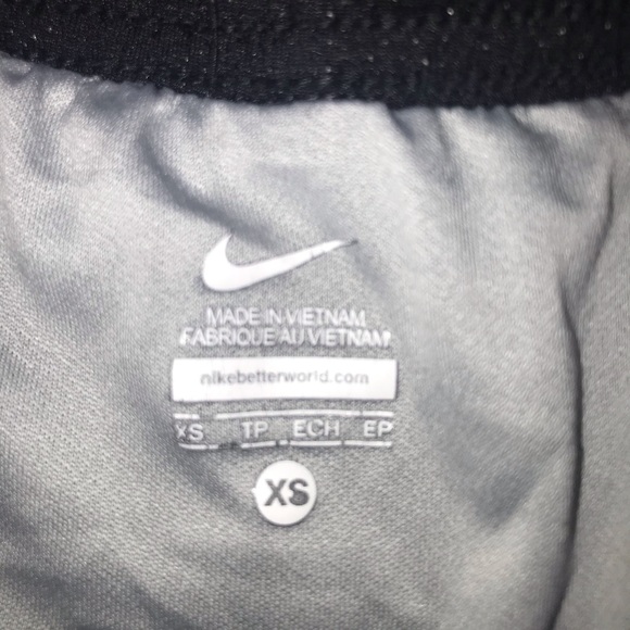 black nike shorts! - Picture 3 of 4